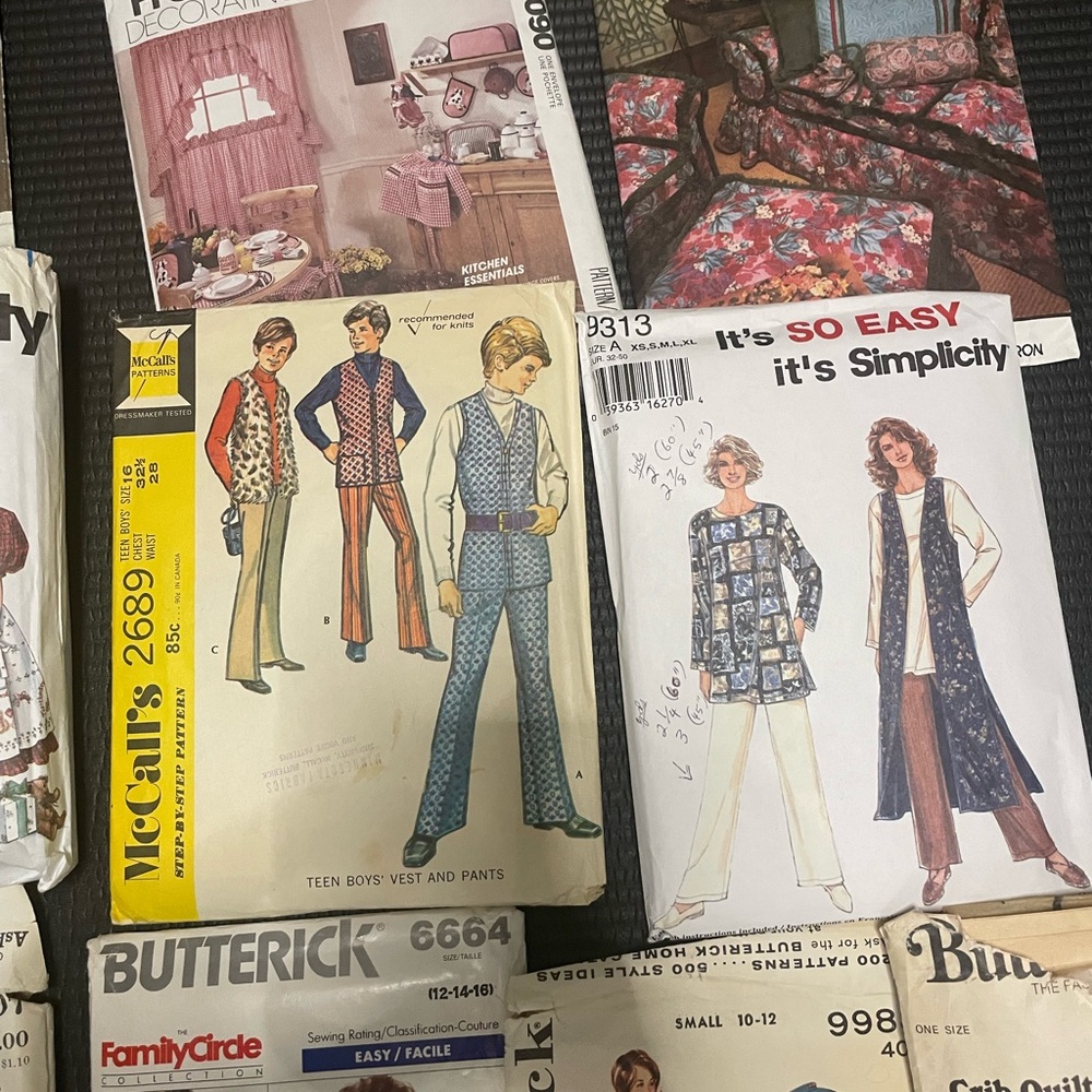 Simplicity Multicolor Sewing Pattern Lot - Picture 8 of 8